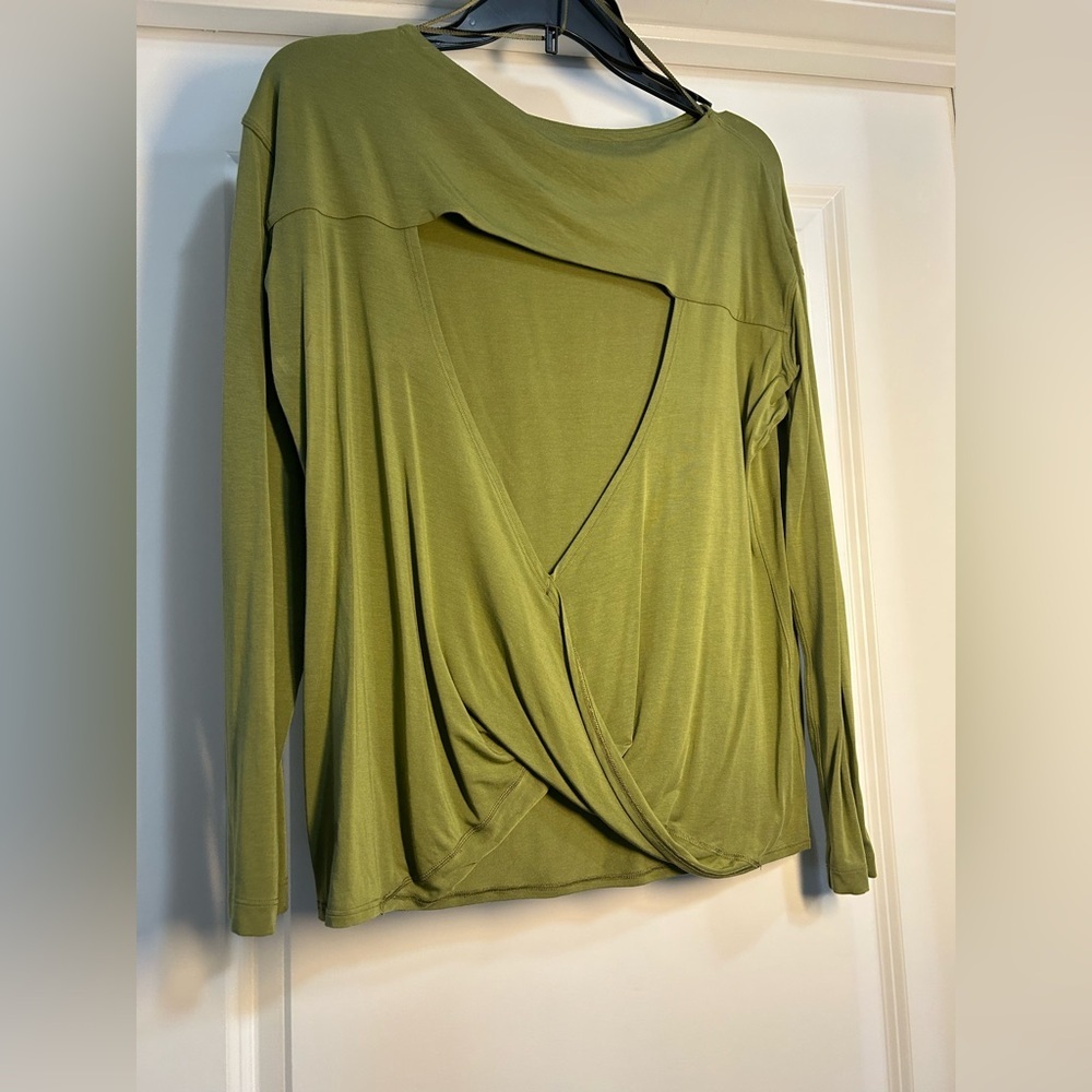 Lululemon Open Back Bronze Green Long Sleeve Top‎